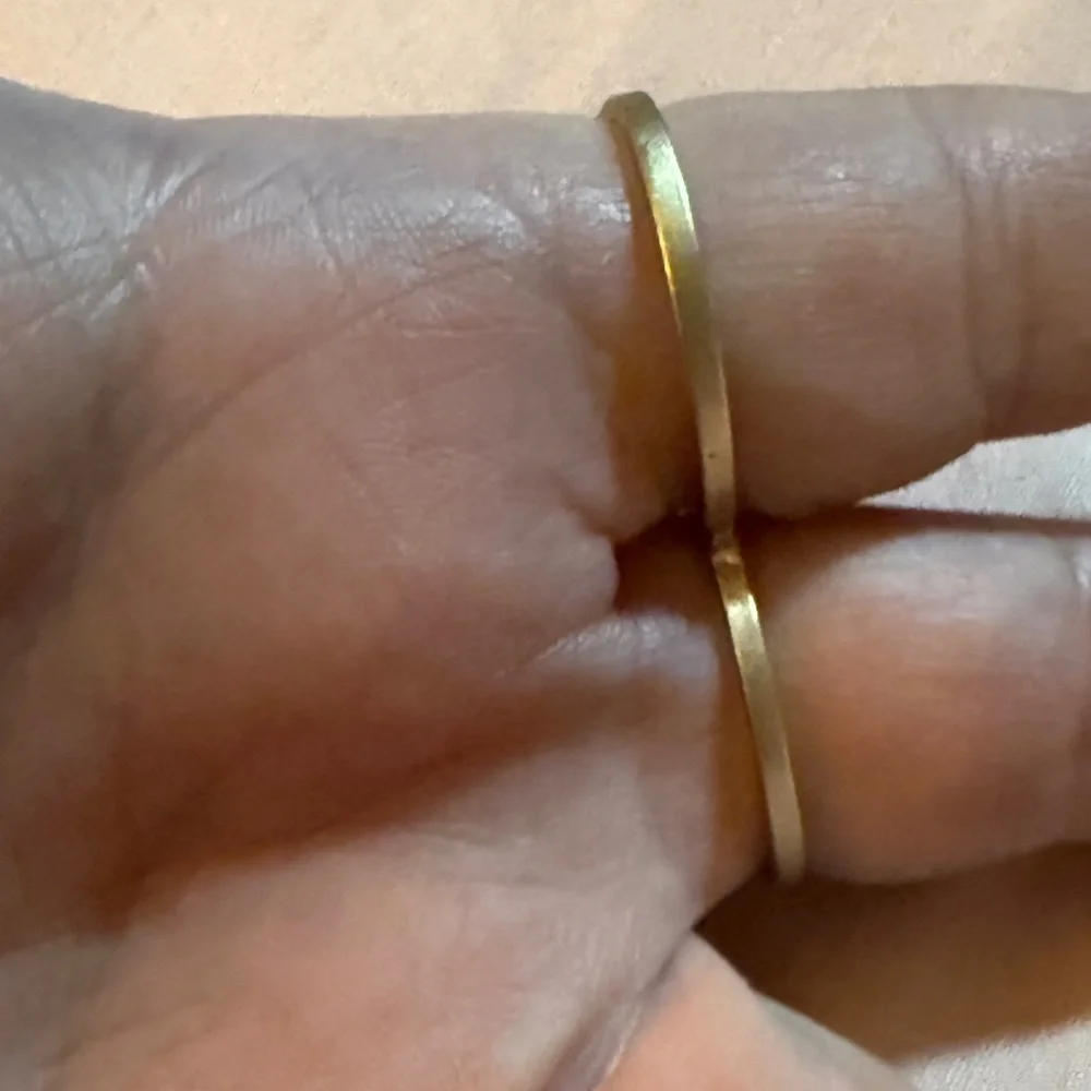 N/A elegant gold